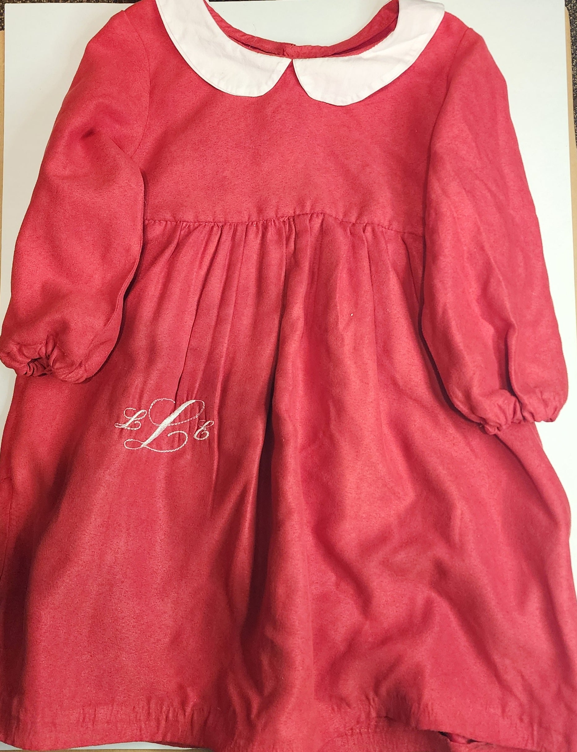 Christmas dress with pockets.