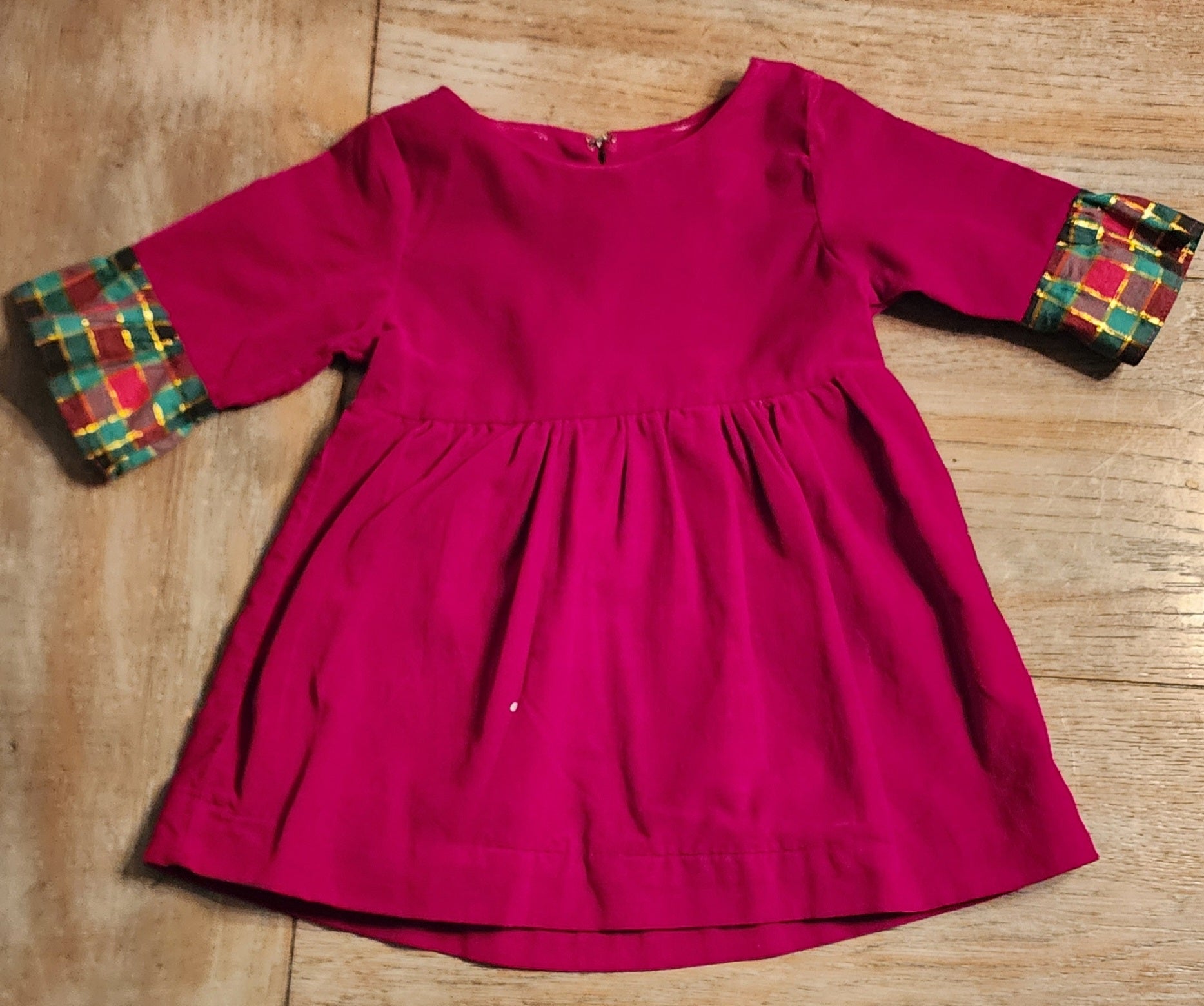 Sweet Dress.  Sizes 2 to 12.